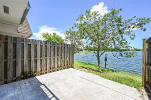 4122 Sw 61st Ave 8, Davie