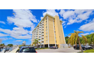 2000 Ne 135th Street 605, North Miami