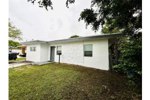 1025 Nw 8th St, Hallandale Beach