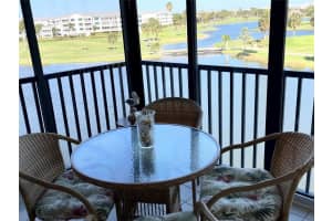 40 Ne Plantation Rd 410, Stuart