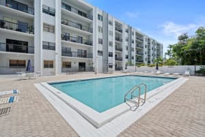 1301 Ne 7th Street 113, Hallandale Beach