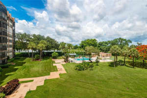 900 Saint Charles Pl 310, Pembroke Pines