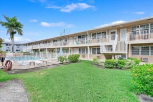 500 Layne Boulevard 18, Hallandale Beach