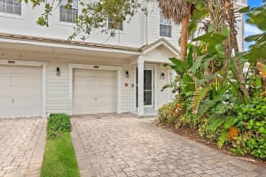 6951 Lakeside Circle N 216-2, Davie