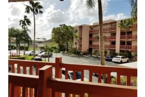 1021 Mockingbird Ln 204, Plantation