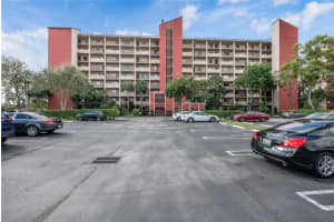 2200 S Cypress Bend Dr 604, Pompano Beach