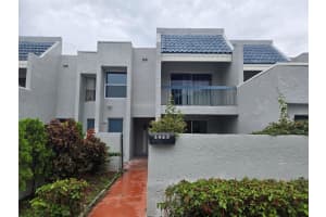 1825 Nw 58th Ave, Lauderhill