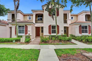 2242 Ne 42nd Ave, Homestead