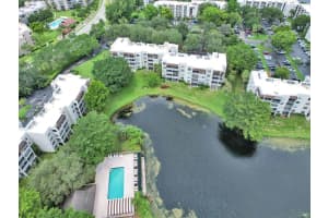 9340 Lagoon Pl 309, Davie