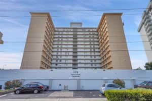 121 Golden Isles Dr 507, Hallandale Beach