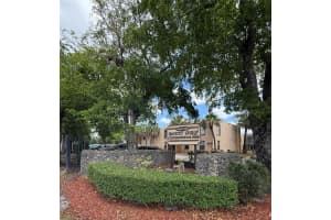 4221 Nw 19th St 276, Lauderhill