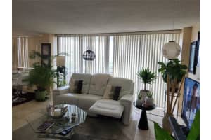 4222 Inverrary Blvd 4516, Lauderhill