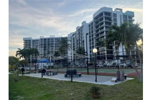200 Leslie Dr 324, Hallandale Beach