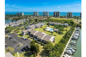 3216 S Lakeview Cir 5-202, Fort Pierce