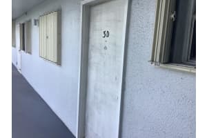 102 Royal Park Drive 3d, Oakland Park