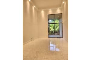 20347 West Country Club Drive, Aventura