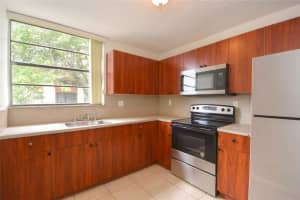 1790 Nw 55th Avenue 202, Lauderhill