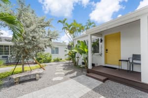 2021 Plunkett St 2017b, Hollywood