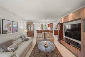 2998 Nw 48th Terrace 220, Lauderdale Lakes