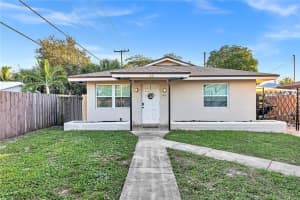 60 Nw 45th Ct, Oakland Park
