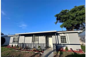 308 Sw 76th Ter, North Lauderdale