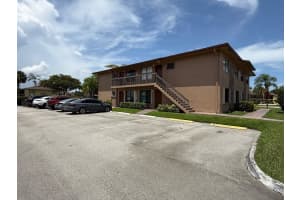 10056 Winding Lake Road 204, Sunrise