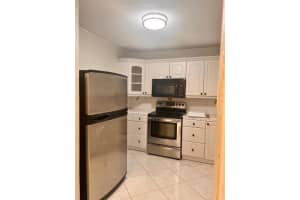 22435 Sw 61st Way 221, Boca Raton