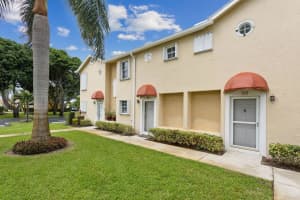 368 Waterside Drive, Hypoluxo