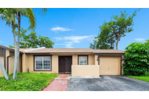 9511 W Heather Ln, Miramar