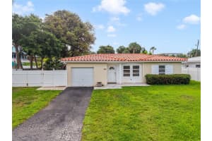 208 S Riverside Dr, Pompano Beach