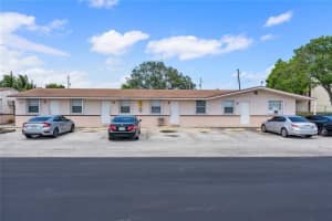 1001 Nw 8th St 3, Hallandale Beach