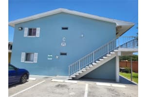 1501 Crescent Cir C17, West Palm Beach