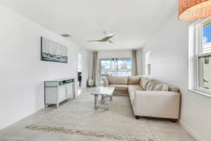 370 Wilma Cir 2, Riviera Beach