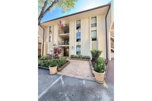 6701 N University Dr 206, Tamarac