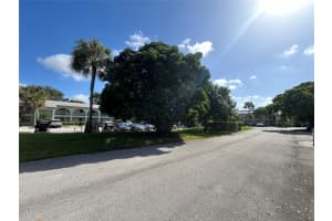 1210 Bahama Bnd E1, Coconut Creek