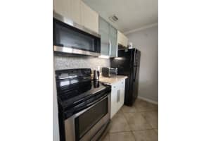 3030 Ne 5th Ter 11, Wilton Manors