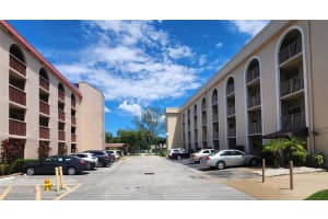 3241 Holiday Springs Blvd 104, Margate