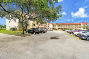2931 Sunrise Lakes Dr 301, Sunrise