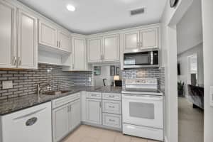 121 Lake Meryl Drive, West Palm Beach