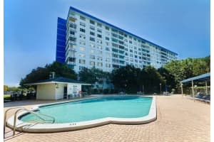 4001 Hillcrest Drive 407, Hollywood