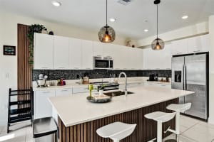 8001 Nw 41st St F-109, Doral