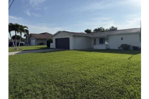 525 Se 11th Ct, Cape Coral