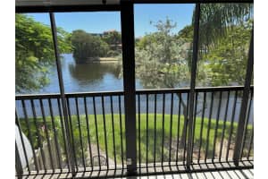2334 S Cypress Bend Dr 208, Pompano Beach