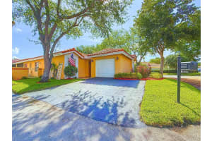 1420 Seagrape Cir, Weston