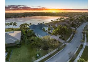 3111 Lake Ridge Ln, Weston