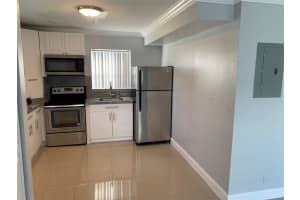 2342 Wilson 3, Hollywood