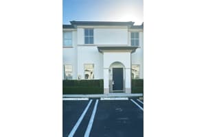 8197 W 36th Ave, Hialeah