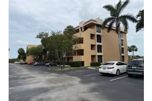 6215 Coral Lake Dr 203, Margate