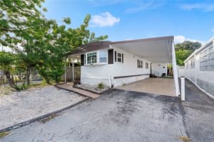 2710 E Marina Dr, Fort Lauderdale