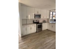 6475 W Oakland Park Blvd 401, Lauderhill